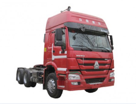 Коробка передач: 	HW 9  Рулевое управление: 	ZF8098 (Германия) с гидроусилителем   Кабина: 	HW79/ Удлиненная кабина со спальником  Цвет: 	 красный  Передний мост: 	HW08  Задний мост: 	ST16  бак: 	 400 литров  Шины: 	8.5/12.00R20, радиальные шины  Тормозна
