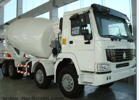 Габарит: длина/ширина/высота — 10150х2496х3900.   Объем смесительного барабана, м3 — 9.   Колесная база: передняя/задняя — 1800+3200+1350.   Ширина колеи: передняя/задняя — 2022/1830.   Мин. дорожный просвет — 298.   Масса и несущая способность (кг) Собст